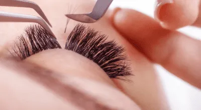 Curso de colocação de cilios realizado por Cursos Amor Sui, Vila Formosa, SP.